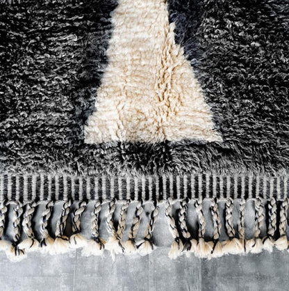 Moroccan Wool Rug - Black & Cream Diamond